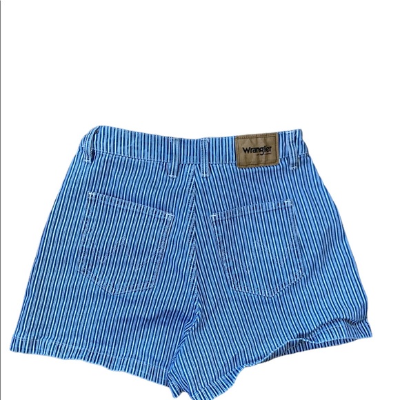 Wrangler “hi bells” blue and white striped jean shorts size 26 - Picture 2 of 2